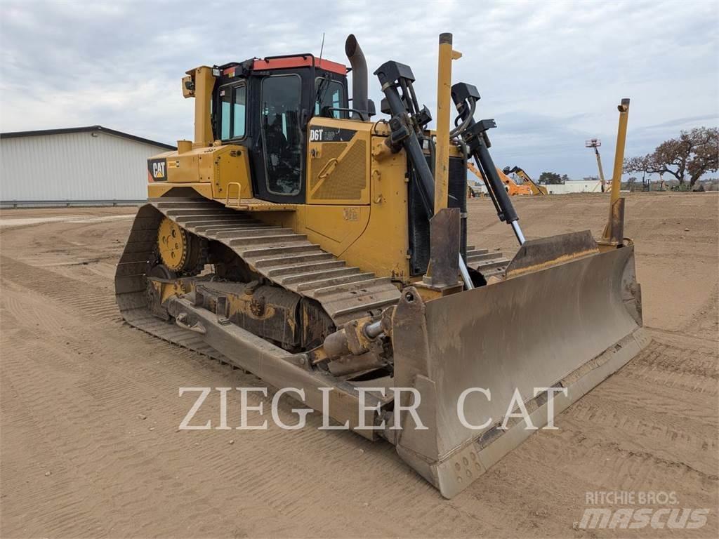 CAT D6T 履帶推土機