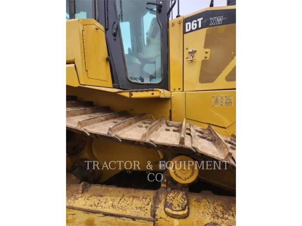 CAT D6T 履帶推土機