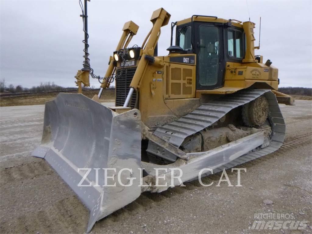 CAT D6T 履帶推土機