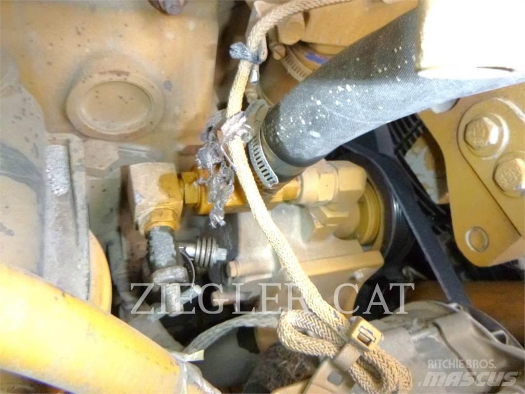CAT D6T 履帶推土機