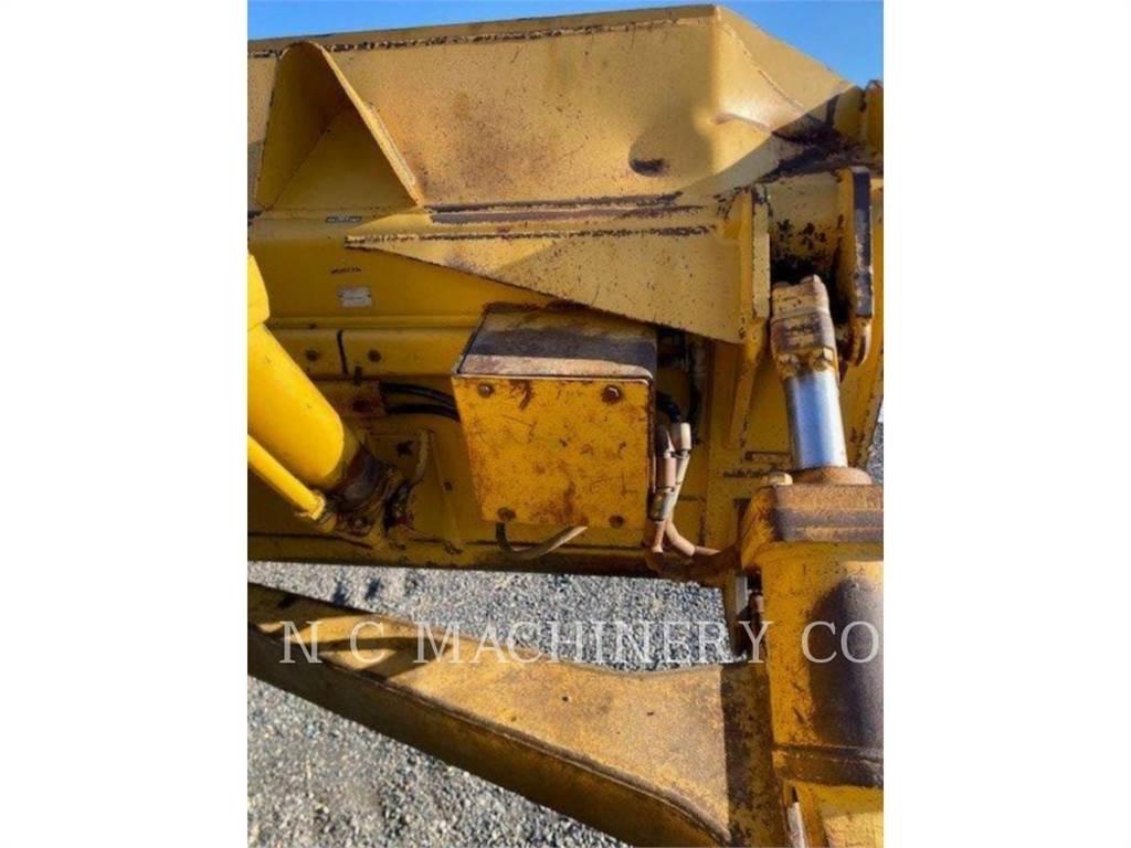 CAT D6T 履帶推土機
