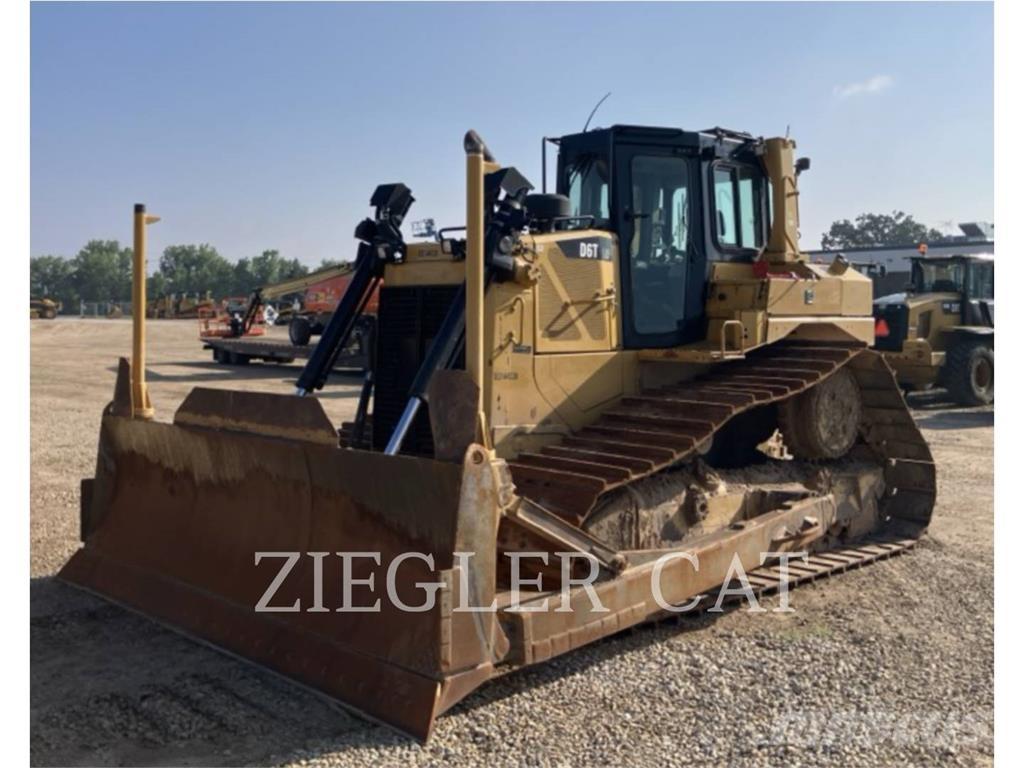 CAT D6T 履帶推土機