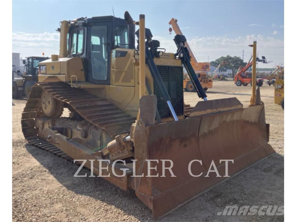 CAT D6T 履帶推土機