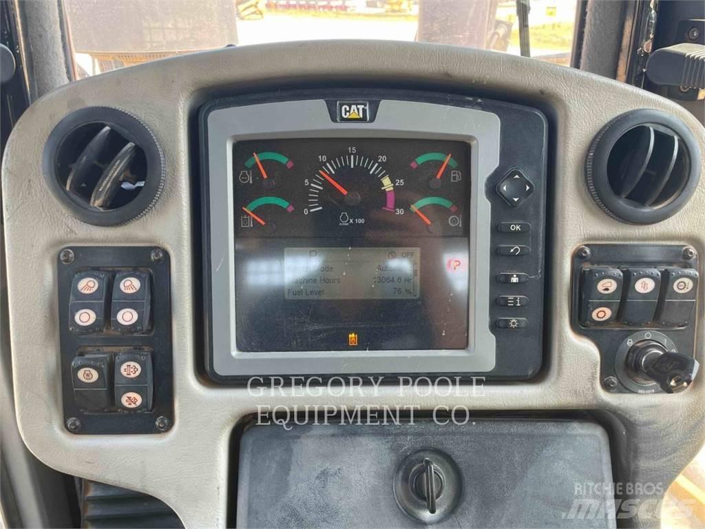 CAT D6T 履帶推土機