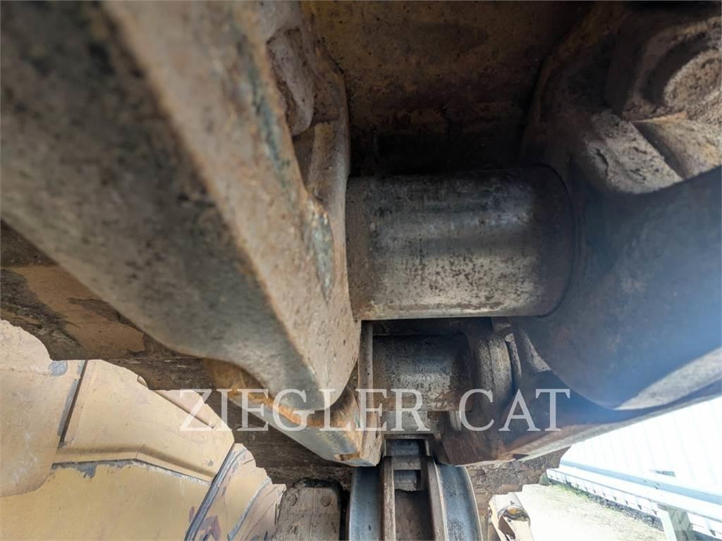 CAT D6T 履帶推土機