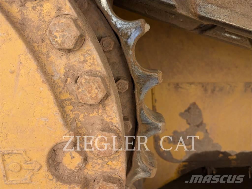 CAT D6T 履帶推土機
