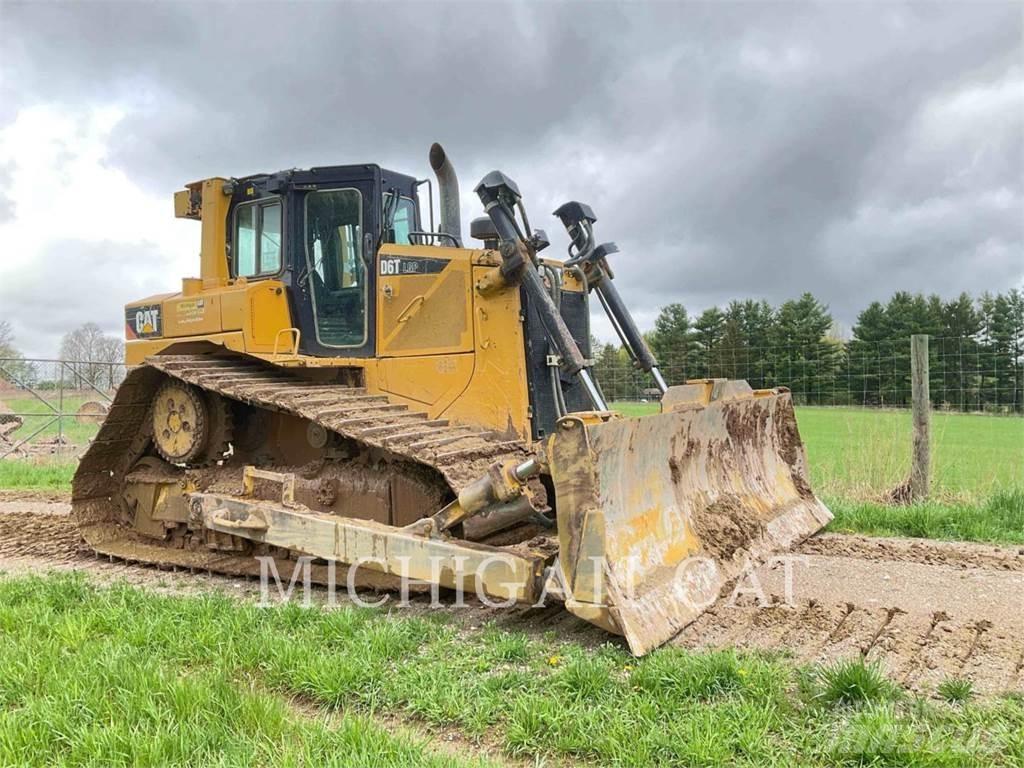 CAT D6T 履帶推土機