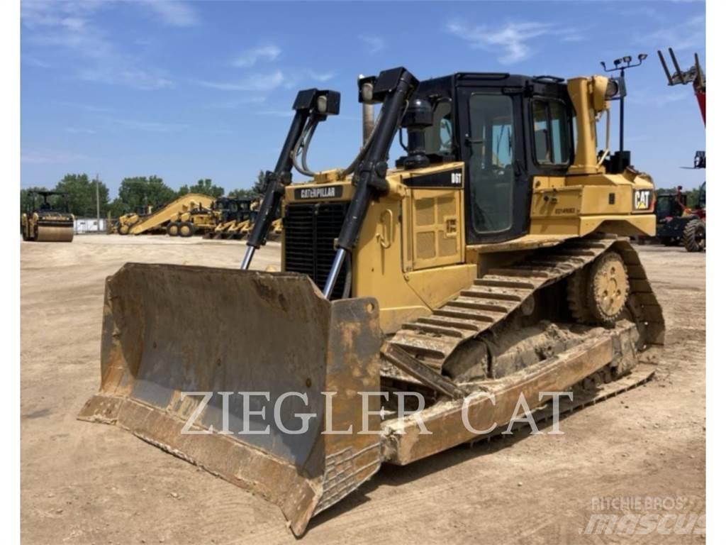 CAT D6T 履帶推土機