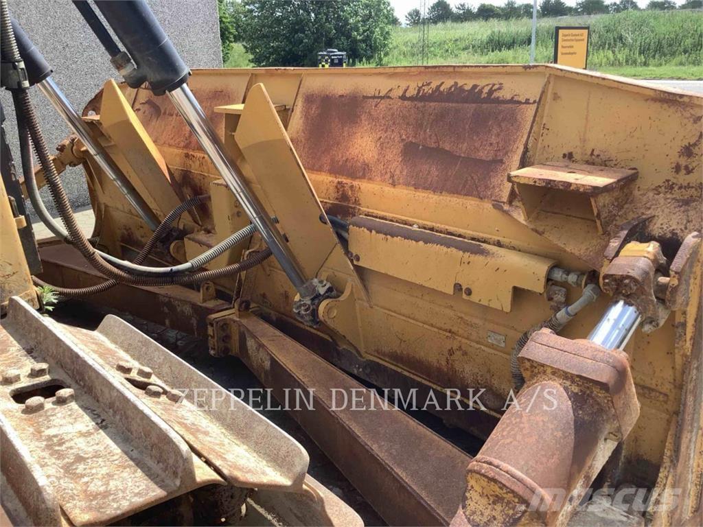 CAT D6T 履帶推土機