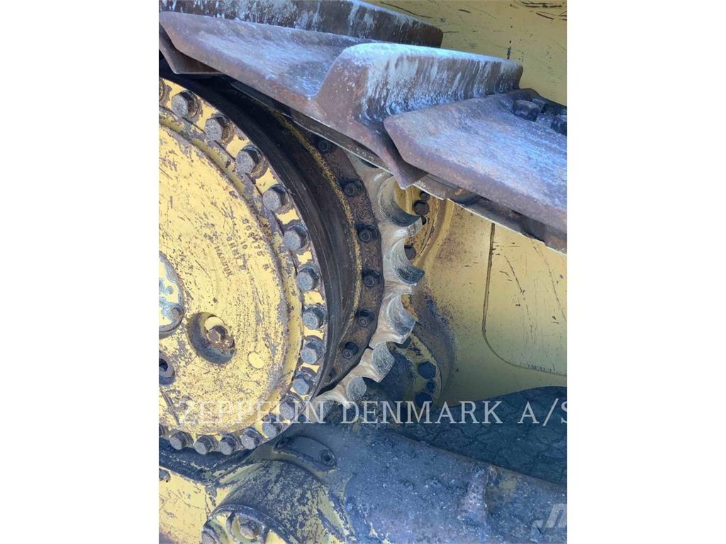 CAT D6T 履帶推土機