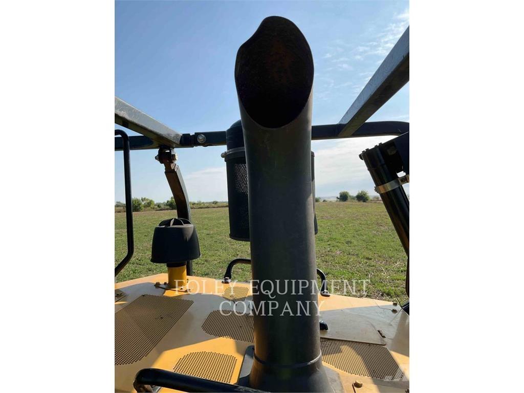 CAT D6T 履帶推土機