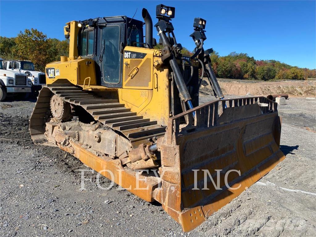 CAT D6T 履帶推土機