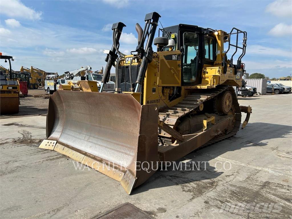 CAT D6T 履帶推土機