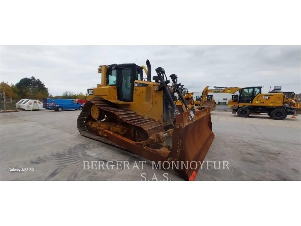 CAT D6T4F LGP 履帶推土機