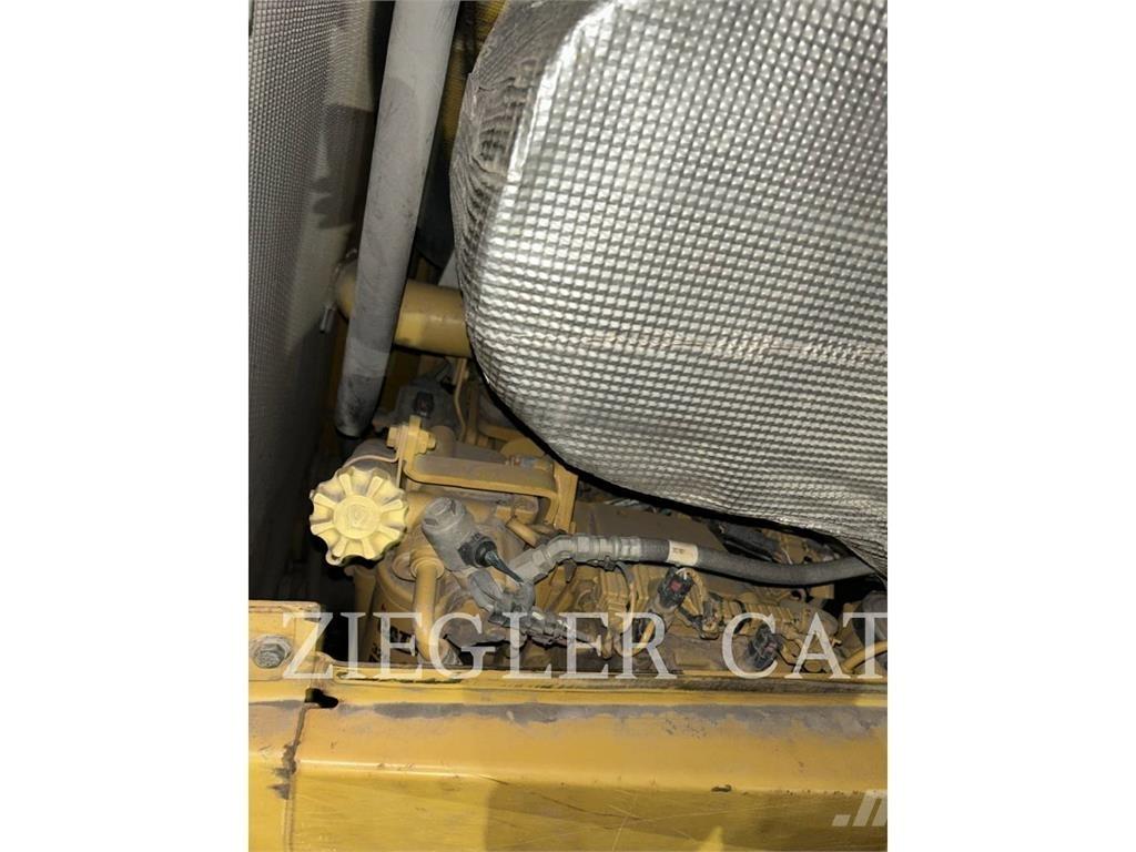 CAT D6T4FLGPA 履帶推土機