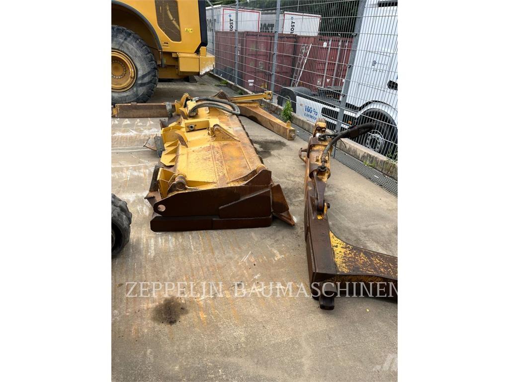 CAT D6TM 履帶推土機