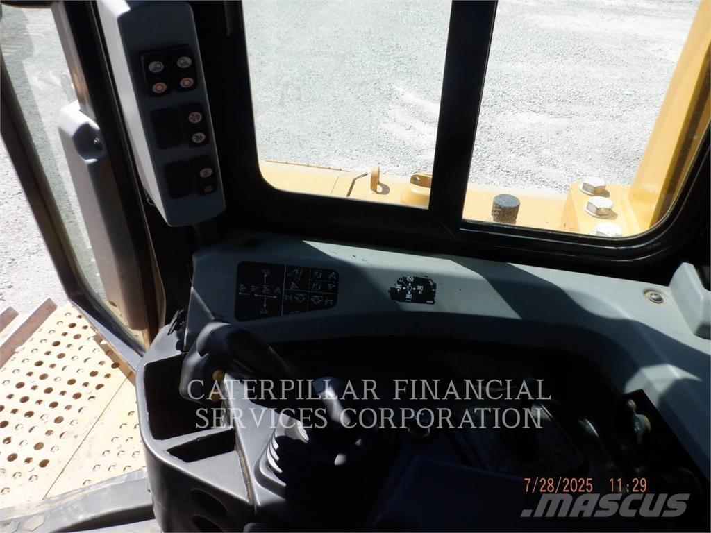 CAT D6TVP 履帶推土機