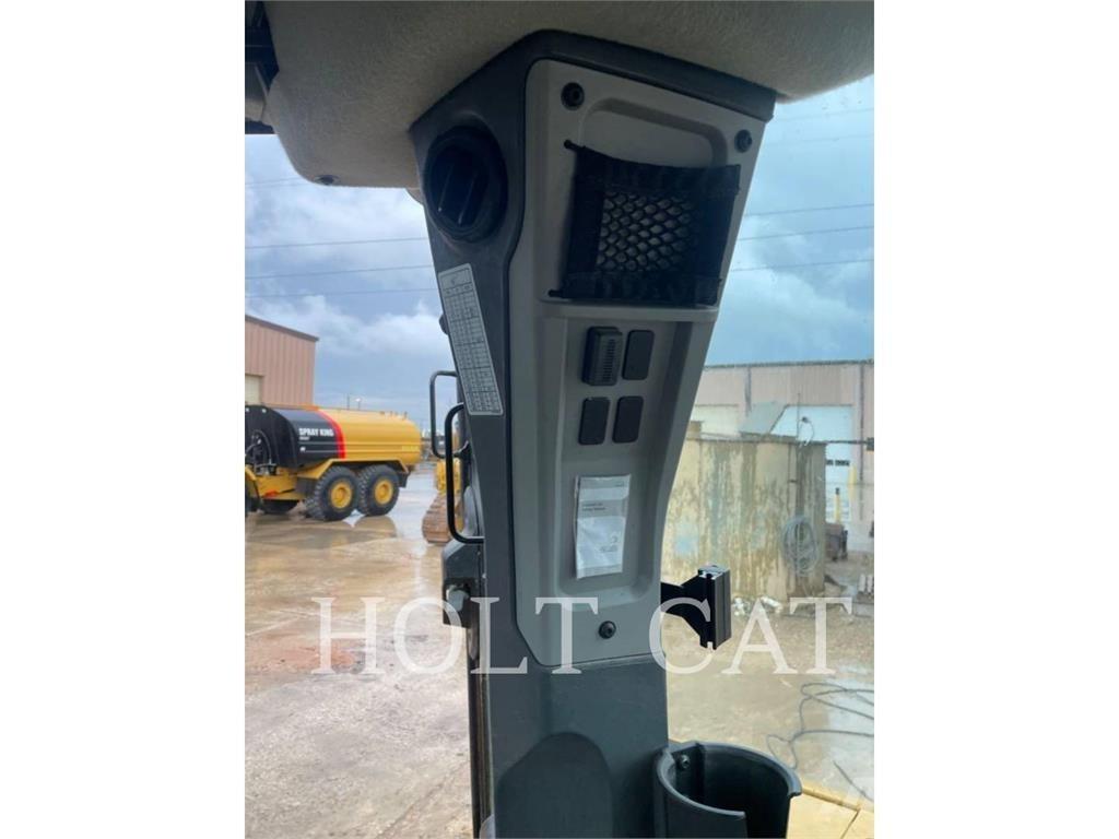 CAT D6XELGPVP3 滑移轉向裝載機