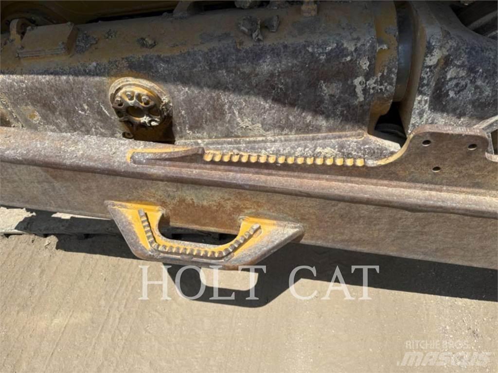CAT D7 履帶推土機