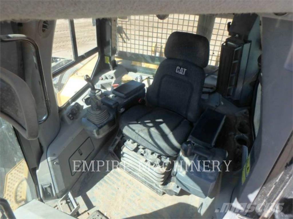 CAT D7E 履帶推土機