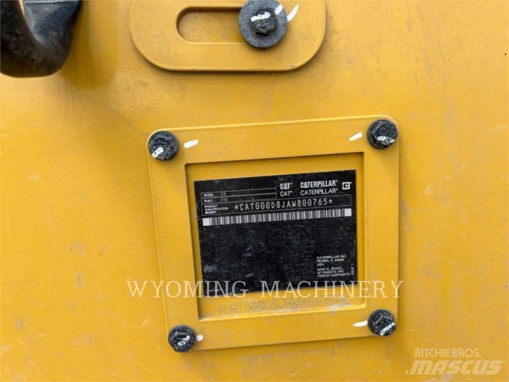 CAT D8 履帶推土機