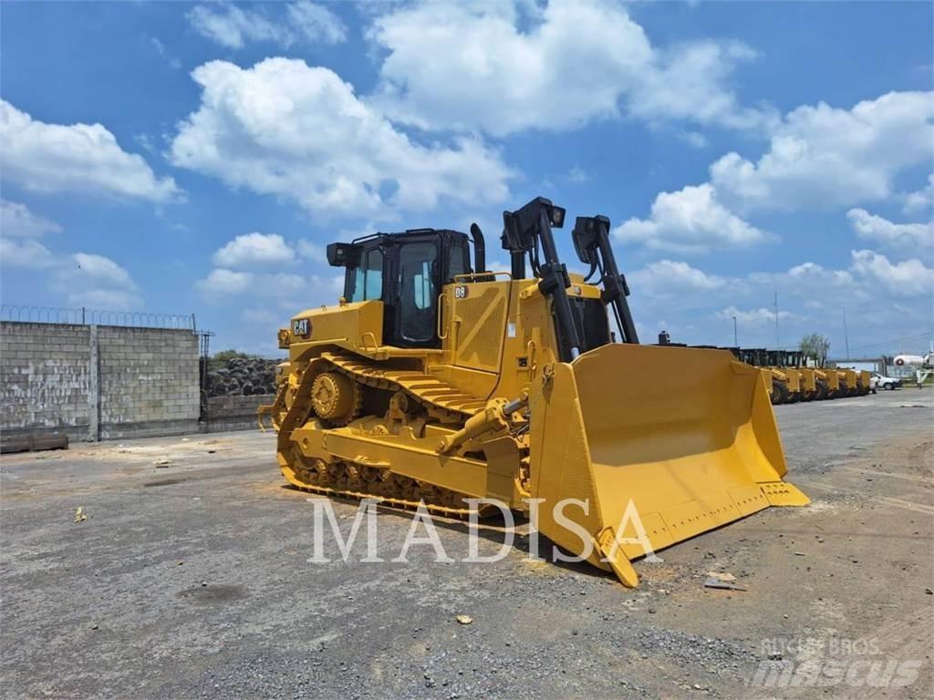 CAT D8 履帶推土機