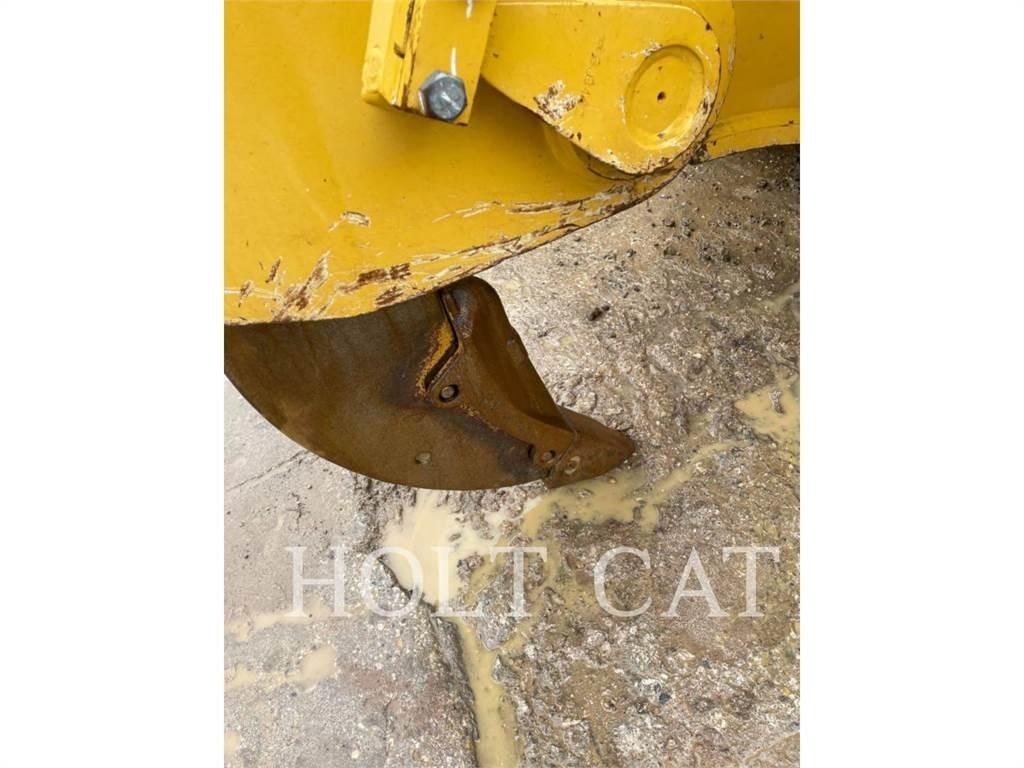 CAT D8 履帶推土機