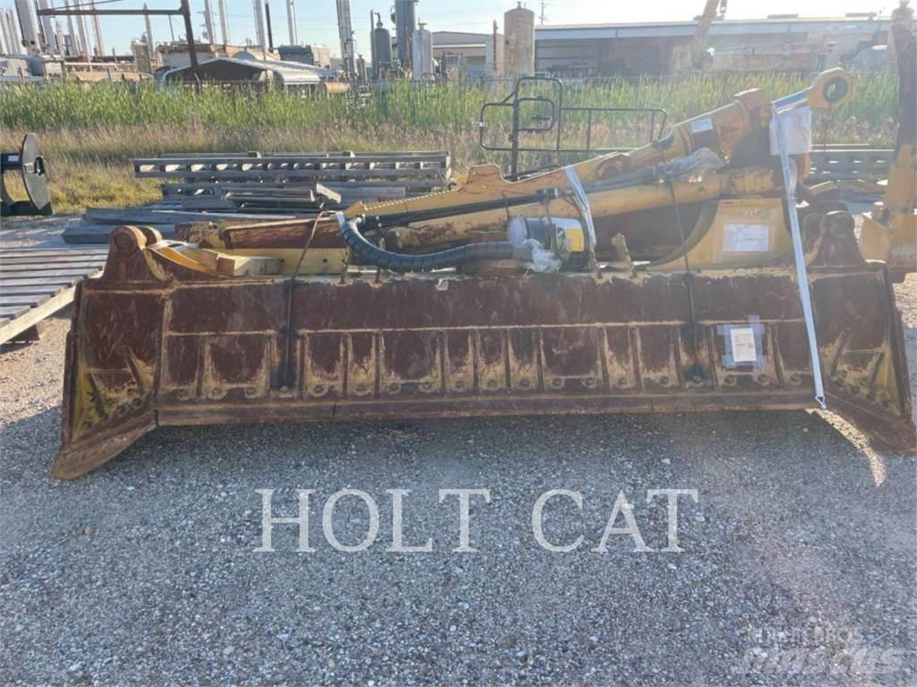 CAT D8 履帶推土機