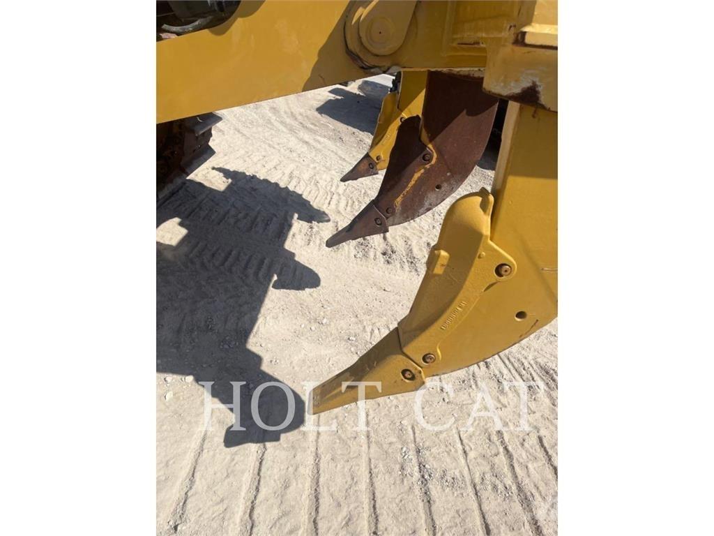 CAT D8 履帶推土機