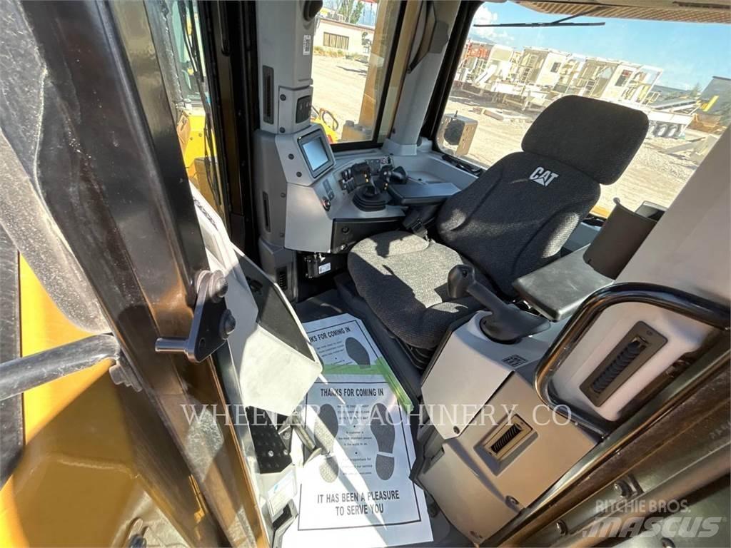 CAT D8 SU 履帶推土機