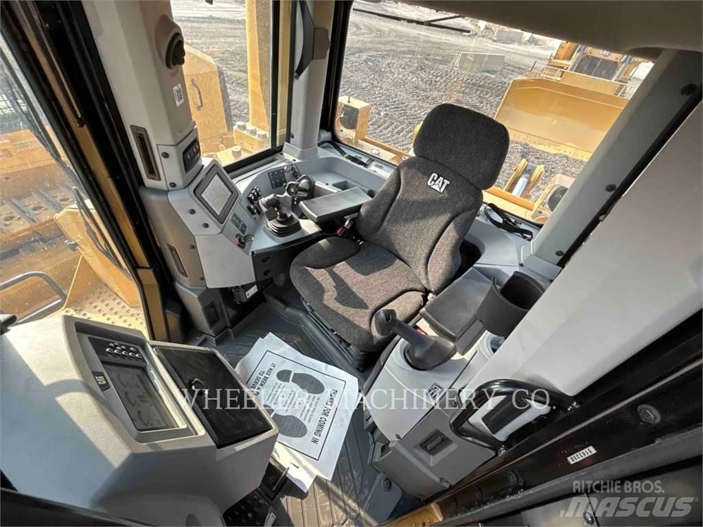 CAT D8 SU 履帶推土機