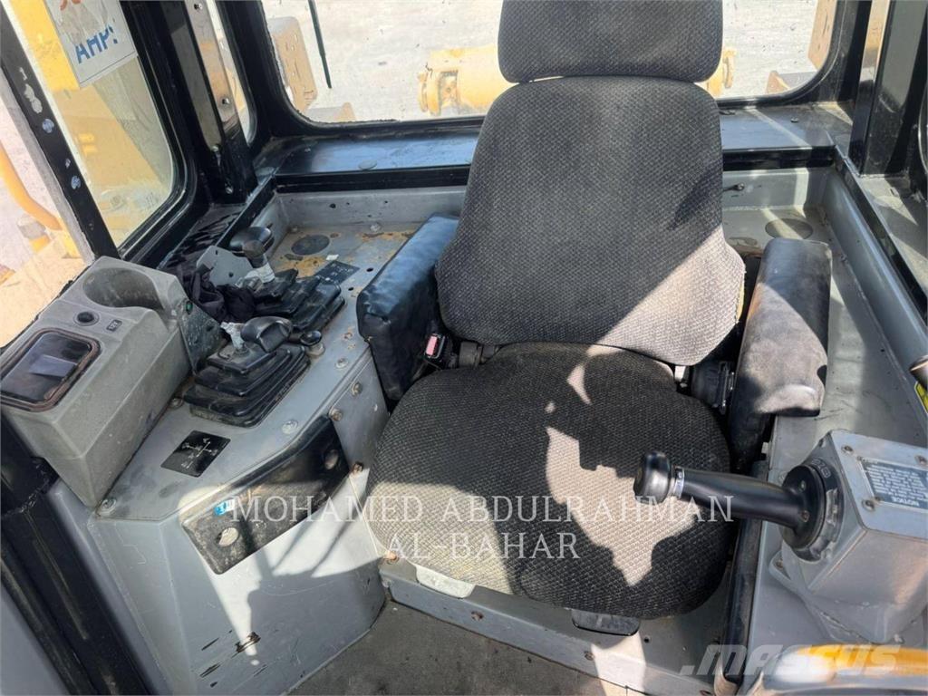 CAT D8RLRC 履帶推土機