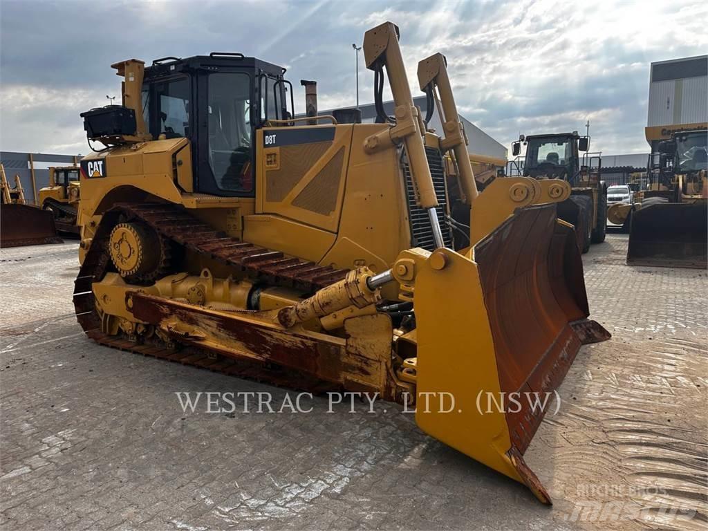 CAT D8T 履帶推土機