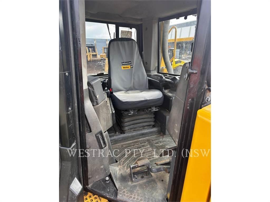 CAT D8T 履帶推土機