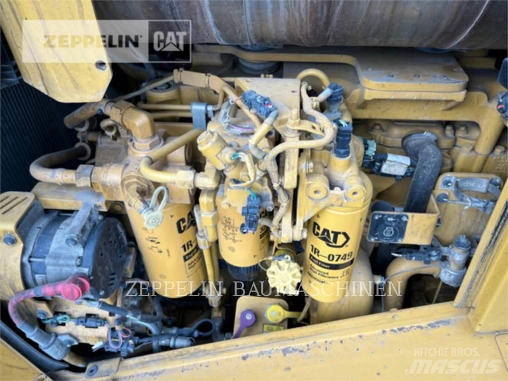 CAT D8T 履帶推土機