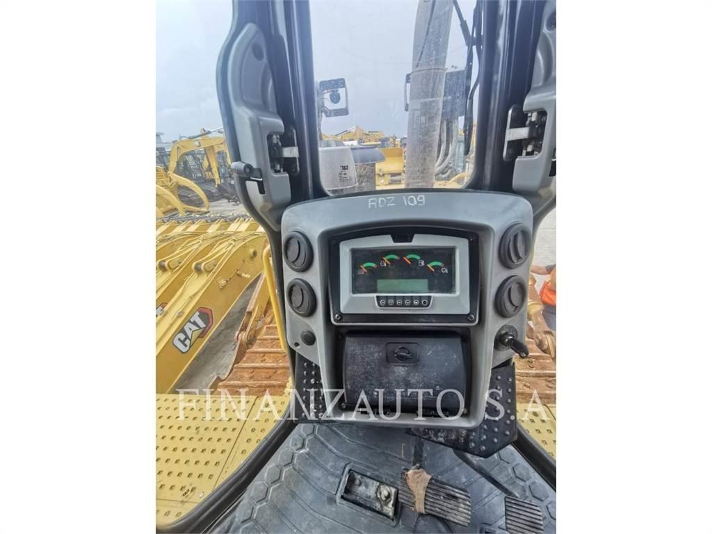 CAT D8T 履帶推土機