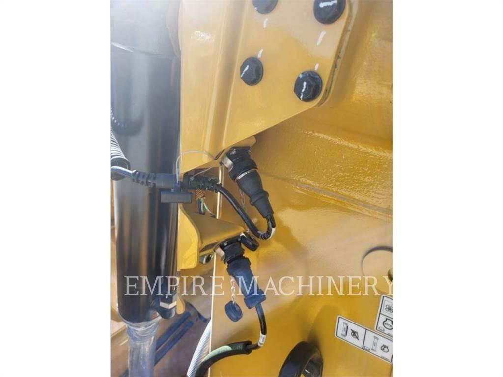 CAT D8T 履帶推土機