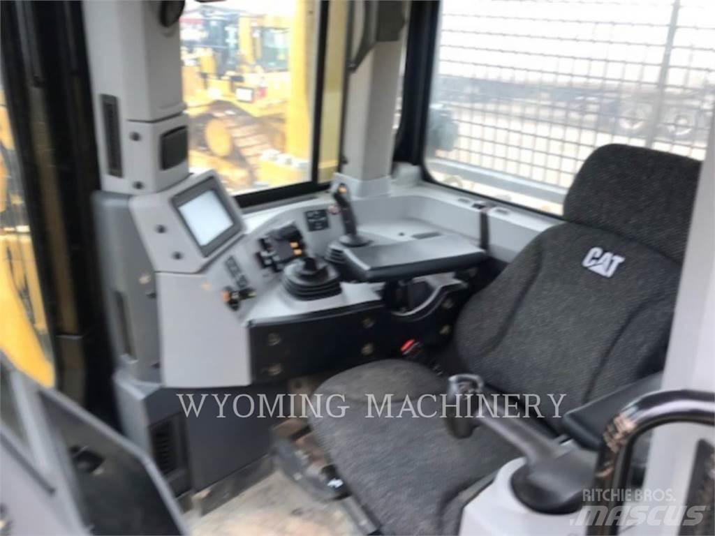 CAT D8T 履帶推土機
