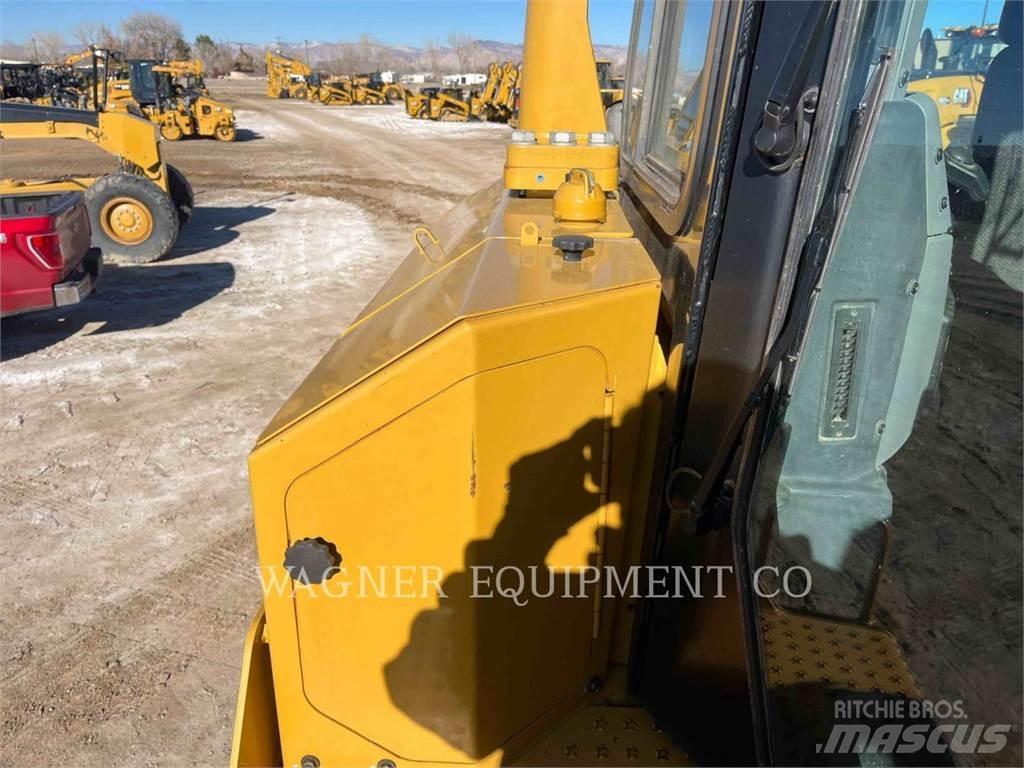 CAT D8T 履帶推土機