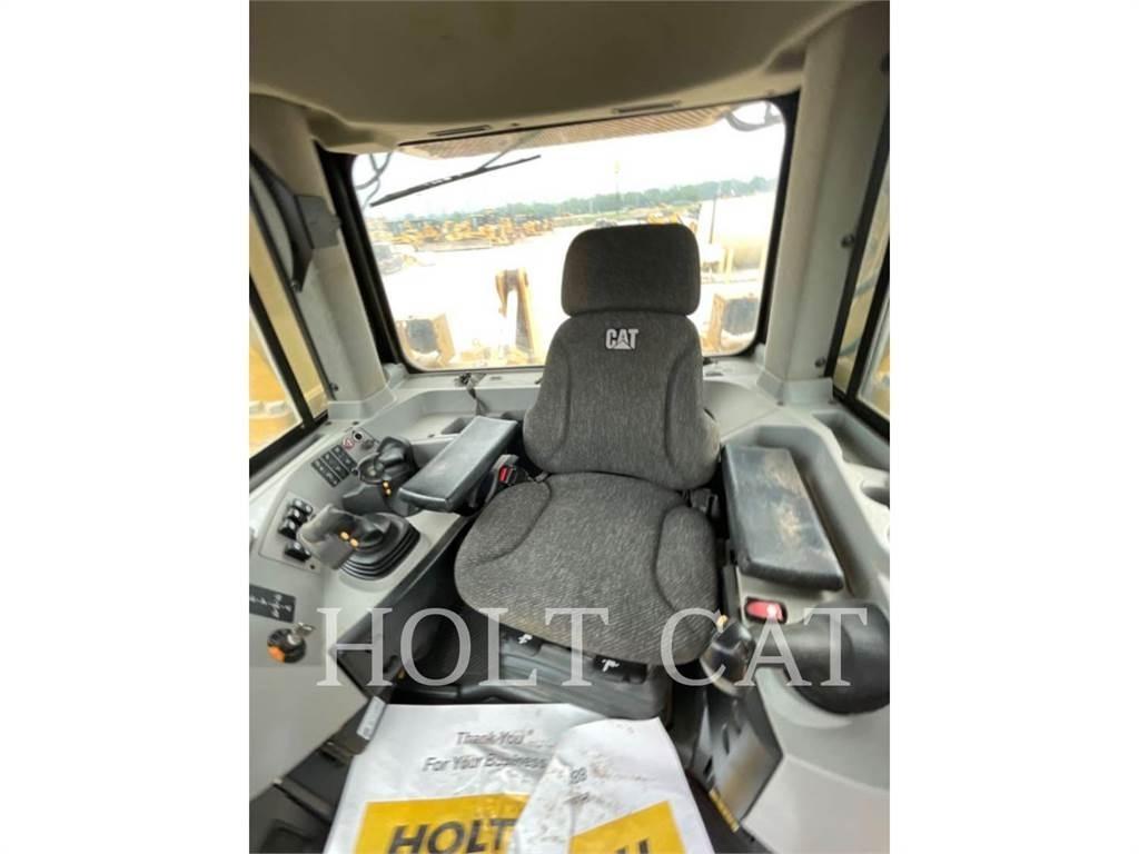 CAT D8T 履帶推土機