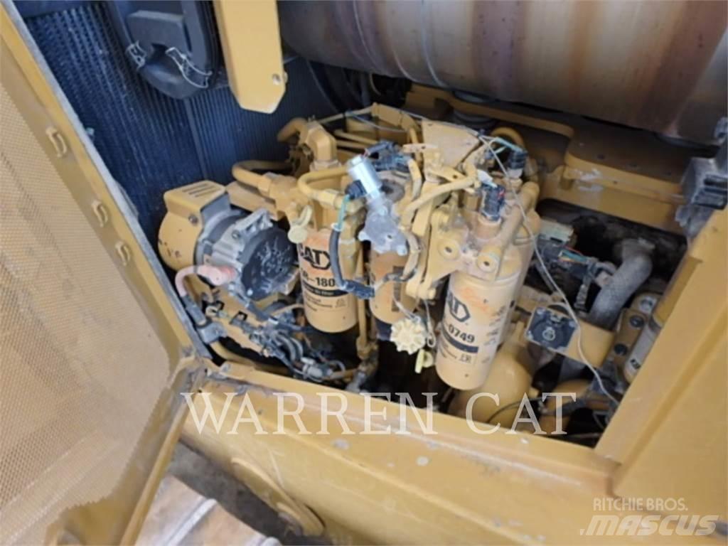 CAT D8T 4XLARO 履帶推土機