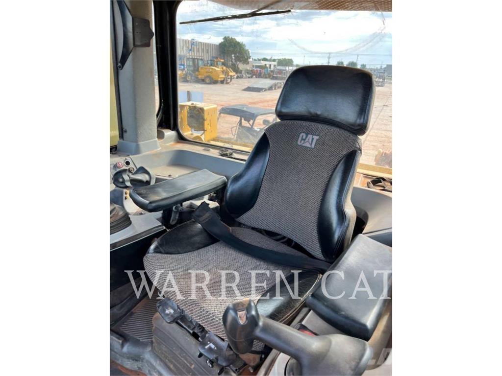 CAT D8T 4XLARO 履帶推土機