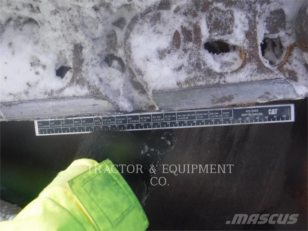 CAT D9 履帶推土機