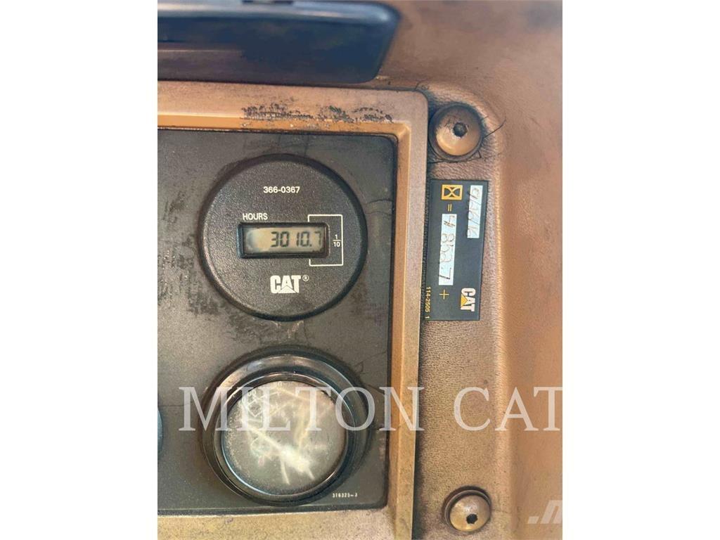 CAT D9N 履帶推土機