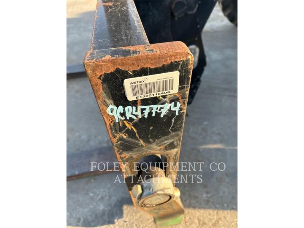 CAT FKTHT60W 伸縮臂操作車