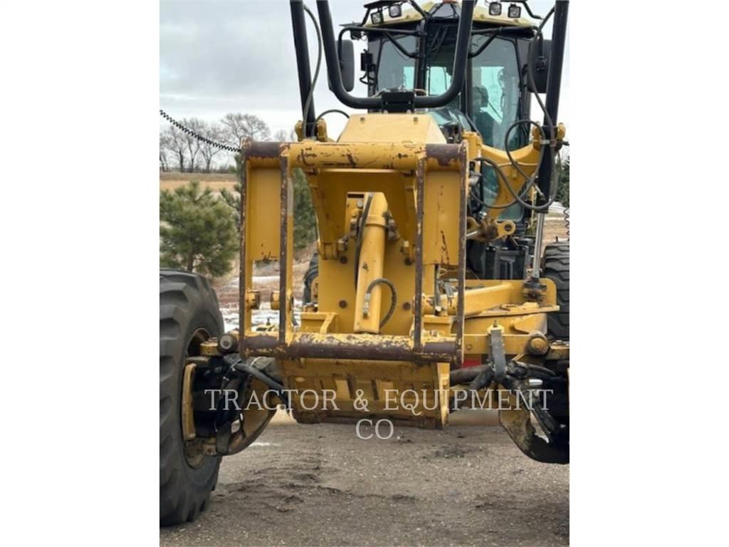 CAT LIFT 平土機