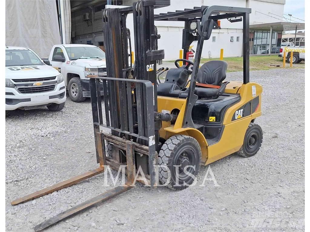 CAT LIFT TRUCKS DP25NM5 柴油卡車