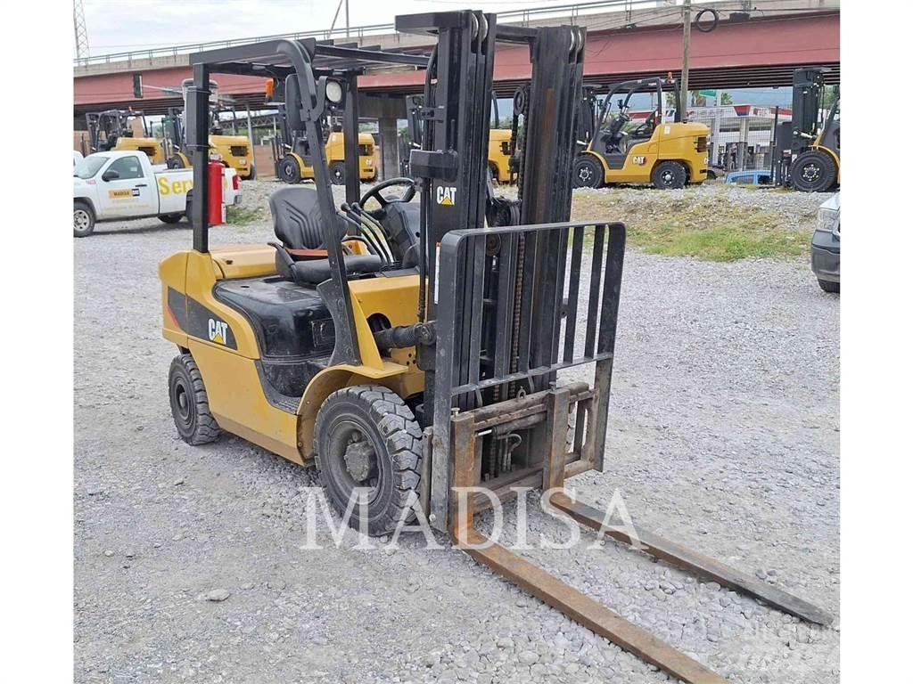 CAT LIFT TRUCKS DP25NM5 柴油卡車
