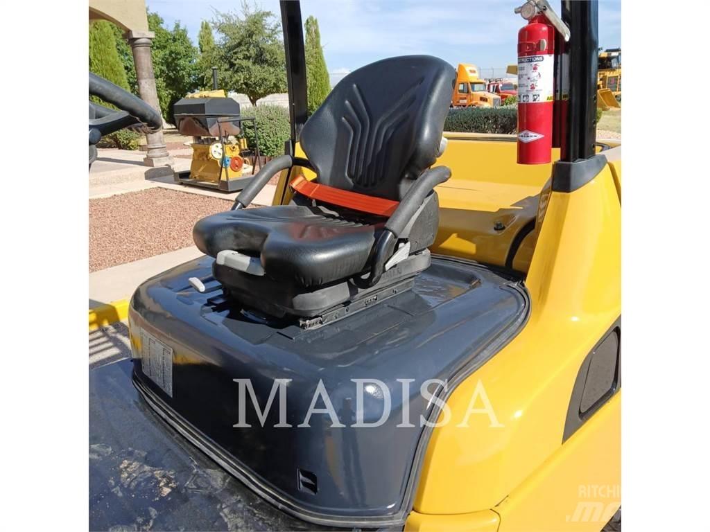 CAT LIFT TRUCKS DP50NM 柴油卡車