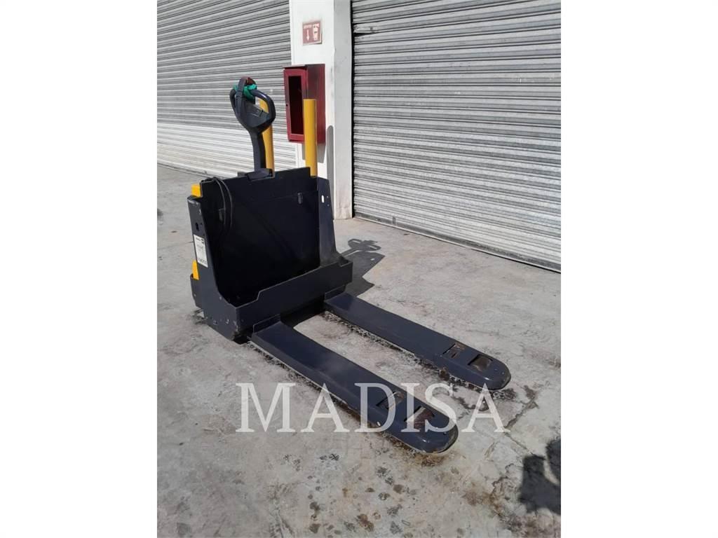 CAT LIFT TRUCKS EJE120E 高爾夫球車